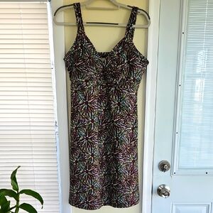 Patagonia sz XL sport dress with Sleeveless Design and V neck.